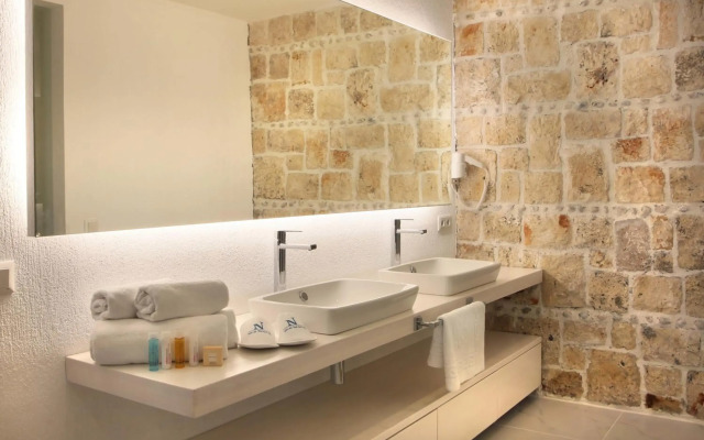 Nur Beach Hotel