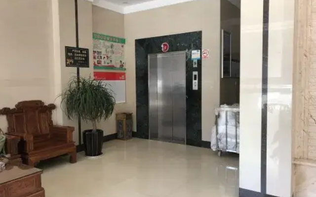 Hezhou Xintai Hotel