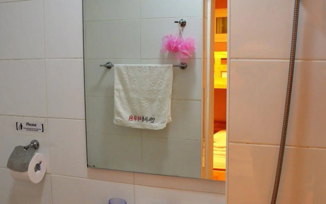 Unni House