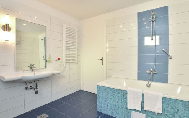 Swanky Villa in Makarska With Sauna, Jacuzzi & Mountain Views