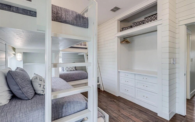 Ships and Giggles 276 HI