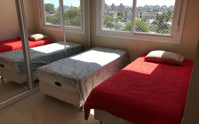 Apartamento p/ 8 com garagem churasqueira e piscina