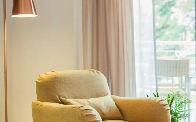Meliti Waterfront Suites