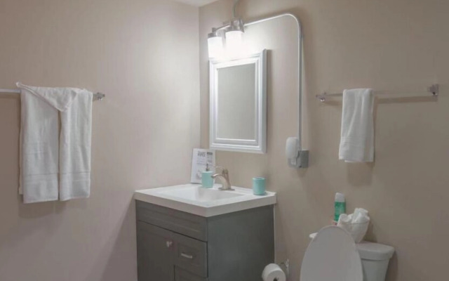 Gorgeous Guesthouse Near Amazing Downtown