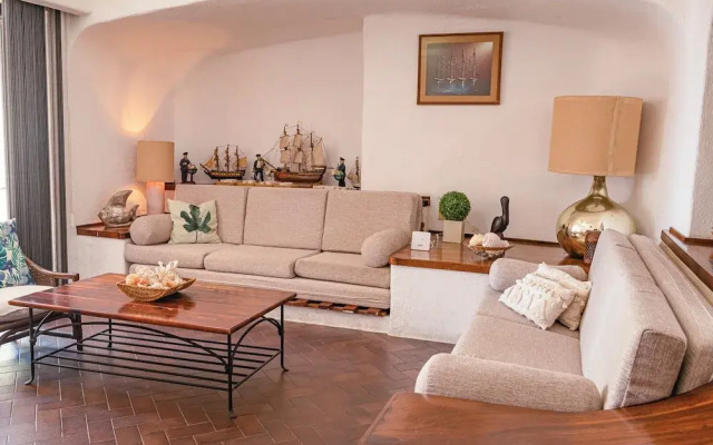 Flat with Unbeatable Views & 2 Bedrooms