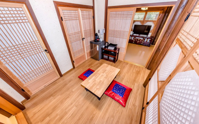 Jeju Hanok Hotel Hallagung