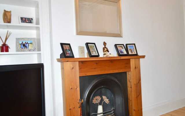 Modern and Bright 1 Bed Flat Near Leith