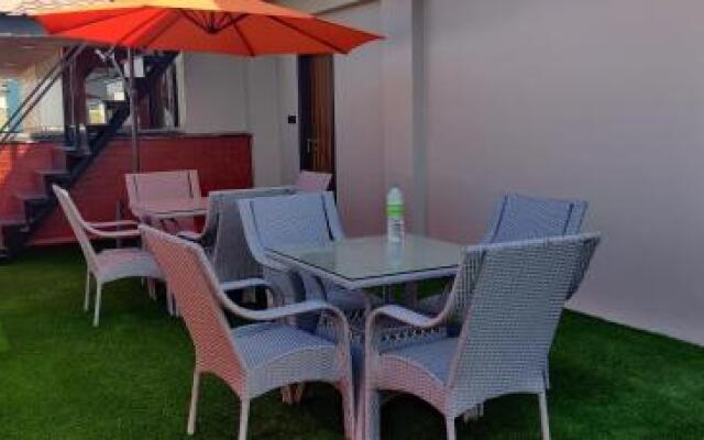 Stay10 Studio Apartments