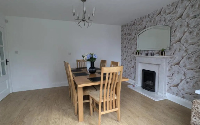 Modern 3 Bed Home Solihull Centre
