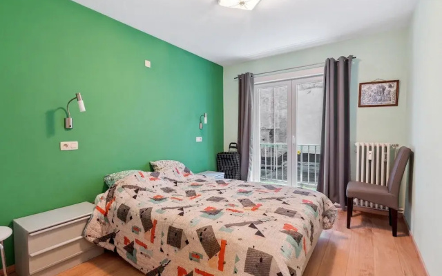 Bright 2-bedroom Apartment