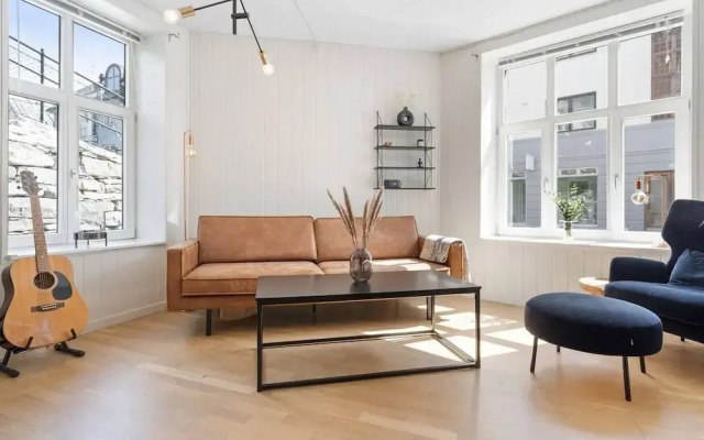 Cozy 1-bedroom Apartment in Ålesund's Heart