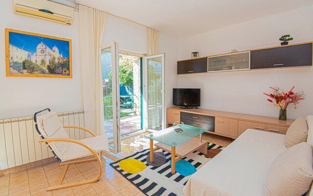 Amazing Apartment in Brodarica With 3 Bedrooms and Wifi