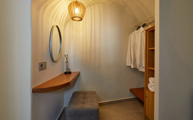 Aecon Suites
