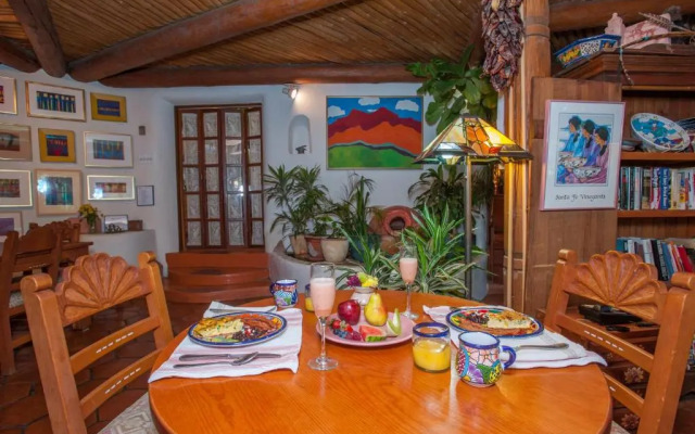 Inn on La Loma Plaza