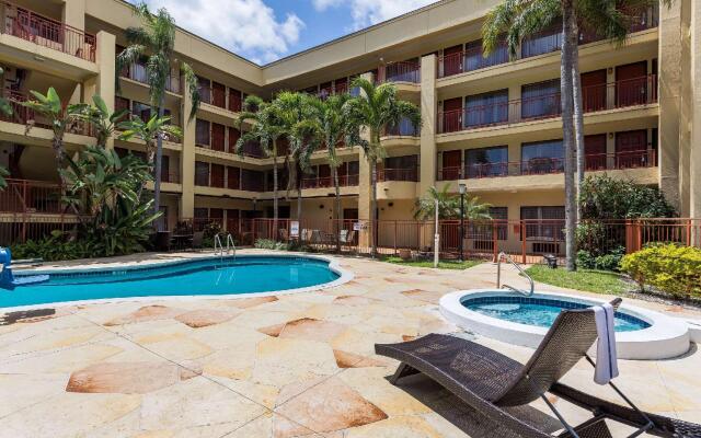 Boca Suites Deerfield Beach, SureStay Collection by BW