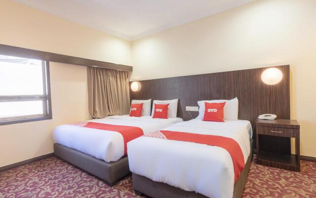 OYO 89978 Hotel Grand Maria
