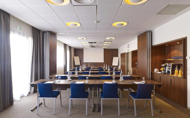 Holiday Inn Express Toulouse Airport by IHG