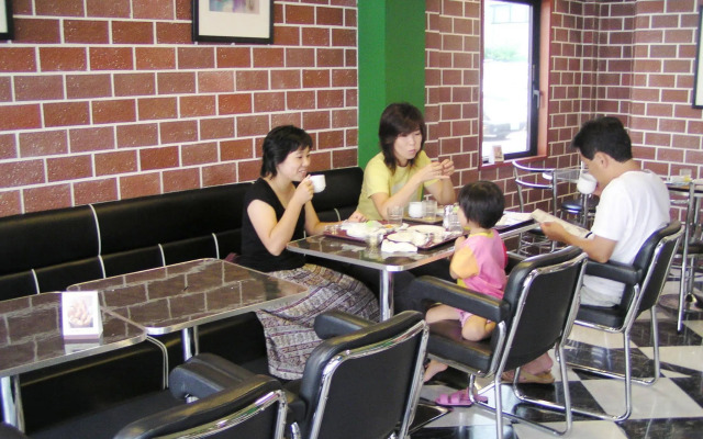 Family Inn Fifty's Osaka