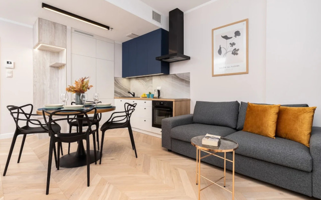 Kasprzaka Modern Apartment by Renters