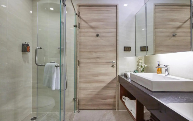 Adelphi Suites Bangkok
