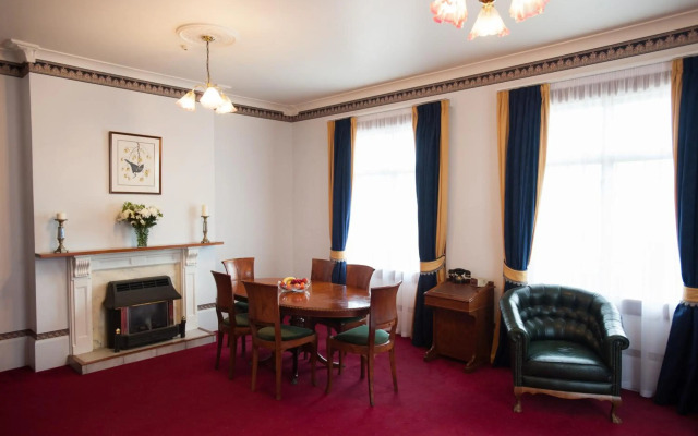 The County Hotel