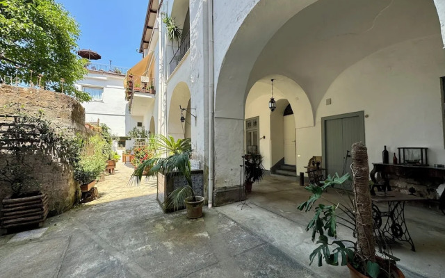 YourHome - La Famiglia Apartment