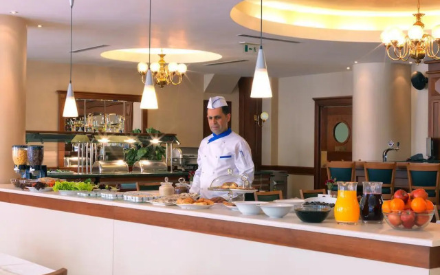 Taksim Metropark Hotel