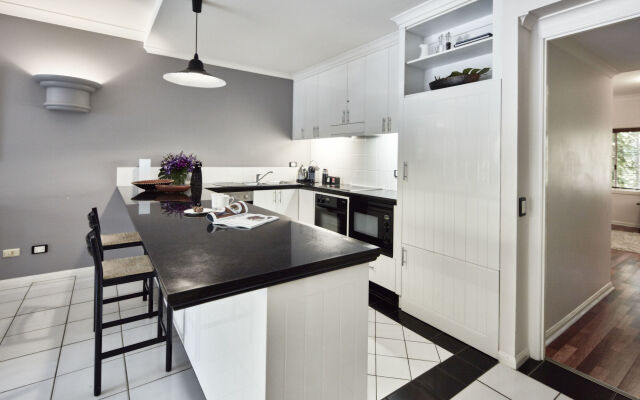 Alamanda Palm Cove by Lancemore