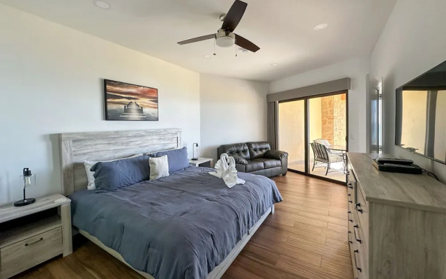 Steps to Sandy Beach Pool Renovated 2BR Condo