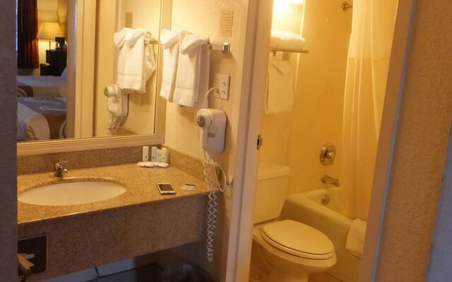 Quality Inn & Suites Lake Havasu City