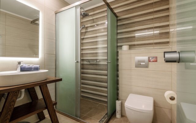 Remezzo Apartments & Studios