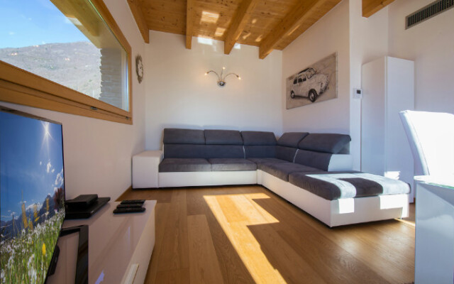 Paradiso del Lago B1