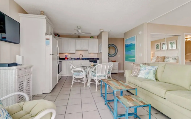 Estero Beach & Tennis 807 B