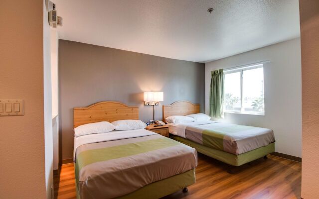 Motel 6 Brownsville, TX