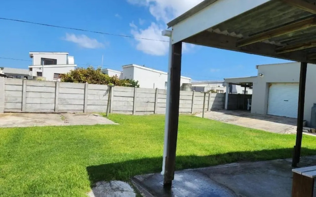 25 On Main Struisbaai - Economy Appartment