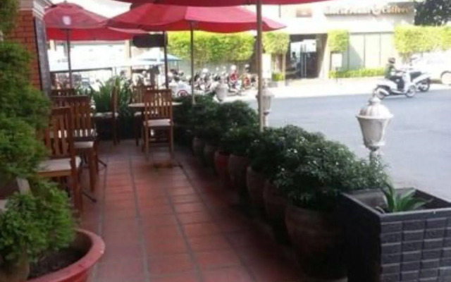 Pillar Hotel