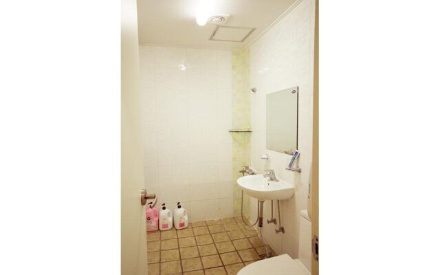 Yeha Guesthouse - Hostel
