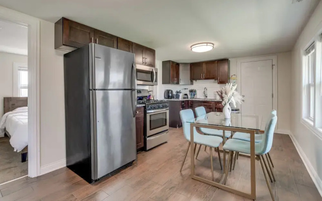 Dog-friendly Blue Island Apt w/ Backyard!