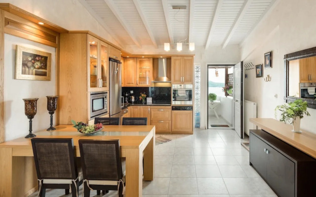 Apartment With 2 Bedrooms in Neos Marmaras, With Wonderful sea View, Enclosed Garden and Wifi Near the Beach