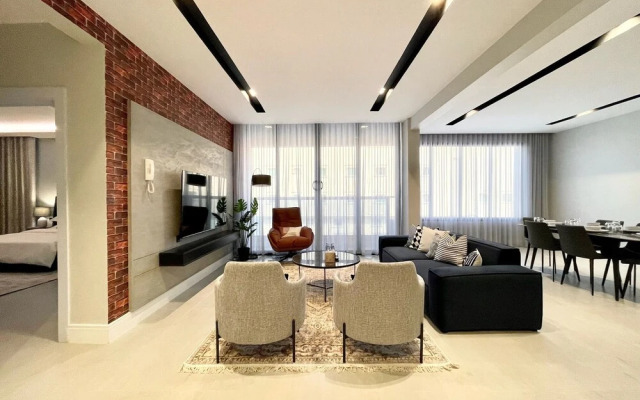 C Living - Premium 3 Bedroom - AQIQ