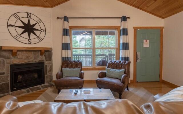 Paradise Lodge 2 Bedroom Home by RedAwning