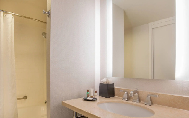 Sheraton Suites Chicago Elk Grove