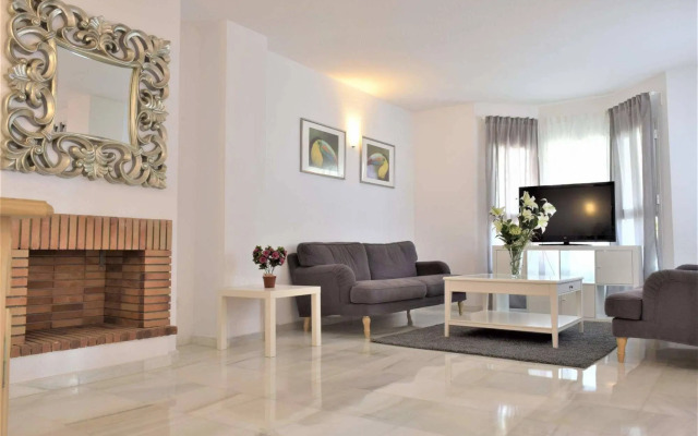 Apartamentos y Casas Serinamar Marbella