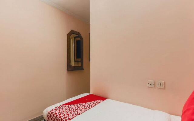 OYO 23191 Flagship Hotel Raj Madan Ameerpet