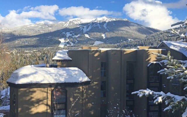 Ironwoods Blueberry Hill by Whistler VR