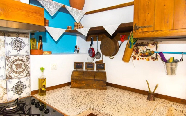 The Architect's Village House - Roof Terrace - AC - Wifi - SAT TV