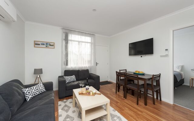 125 Milton