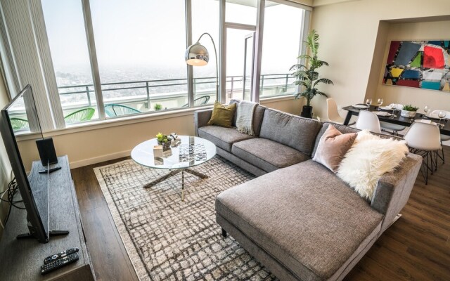 Ocean View II by AvantStay   High-Rise Flat in DT w/ City & Ocean Views!