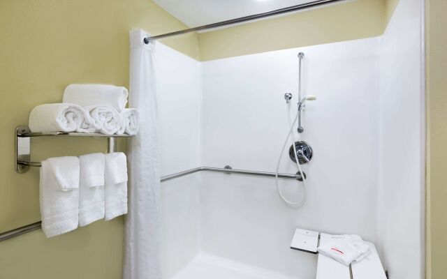Microtel Inn & Suites by Wyndham Starkville