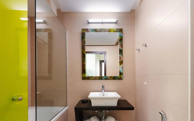 Steris Elegant Beach Hotel & Apartments